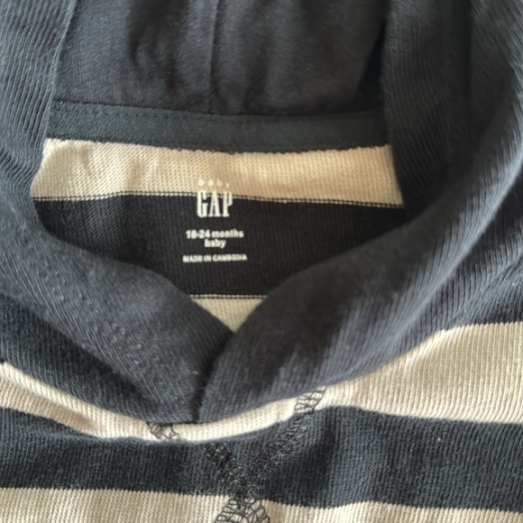 Baby Gap one piece outfit - Picture 2 of 4